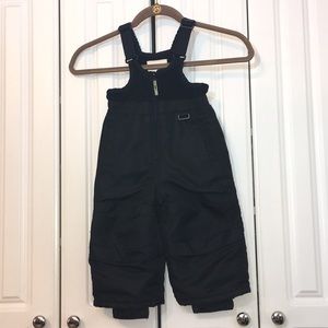 Baby ski bib size 12 months.